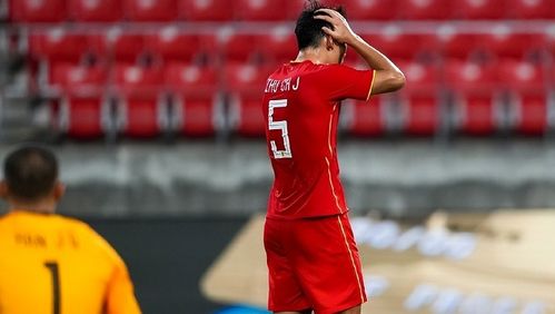东亚杯国足0-3不敌韩国(东亚杯国足遭遇重创，0-3不敌韩国—反思与前瞻)